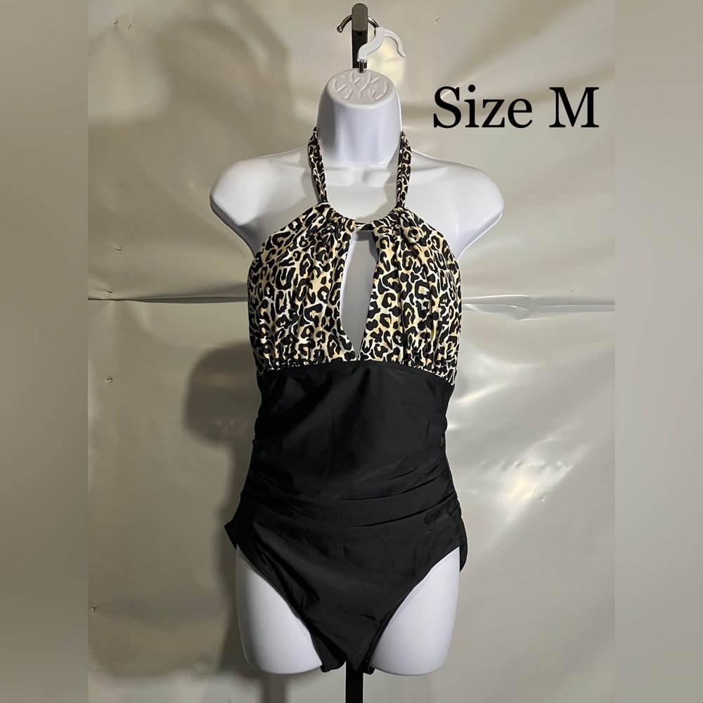 Women’s One Piece Swimming Size Medium